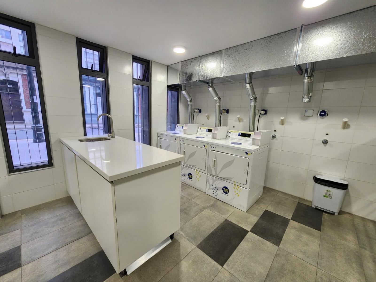 Hom I Unico Dpto 1d1b 3pax Centro Santiago del Cile